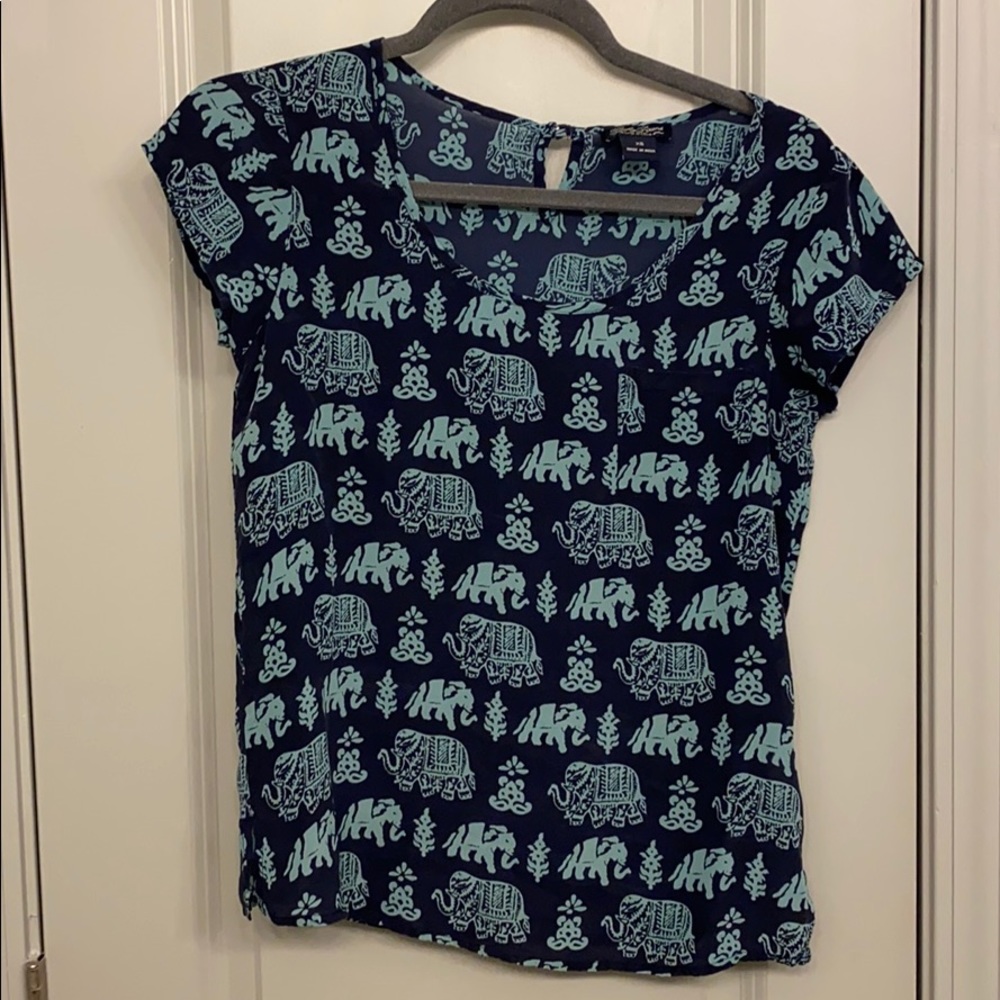 Lucky Brand - cute elephant tee